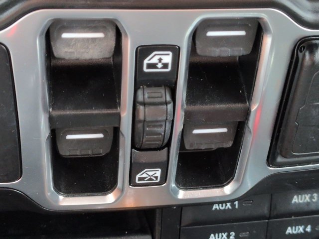Used 2021 Jeep Wrangler Unlimited Sport AWD/4WD image 21
