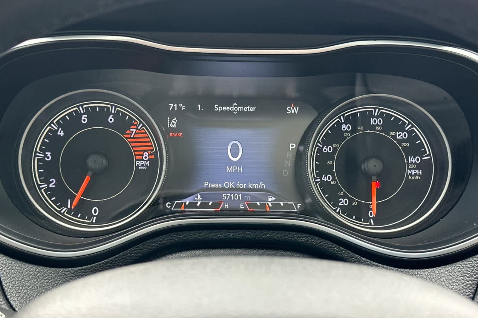 Used 2019 Jeep Cherokee Trailhawk AWD/4WD image 24