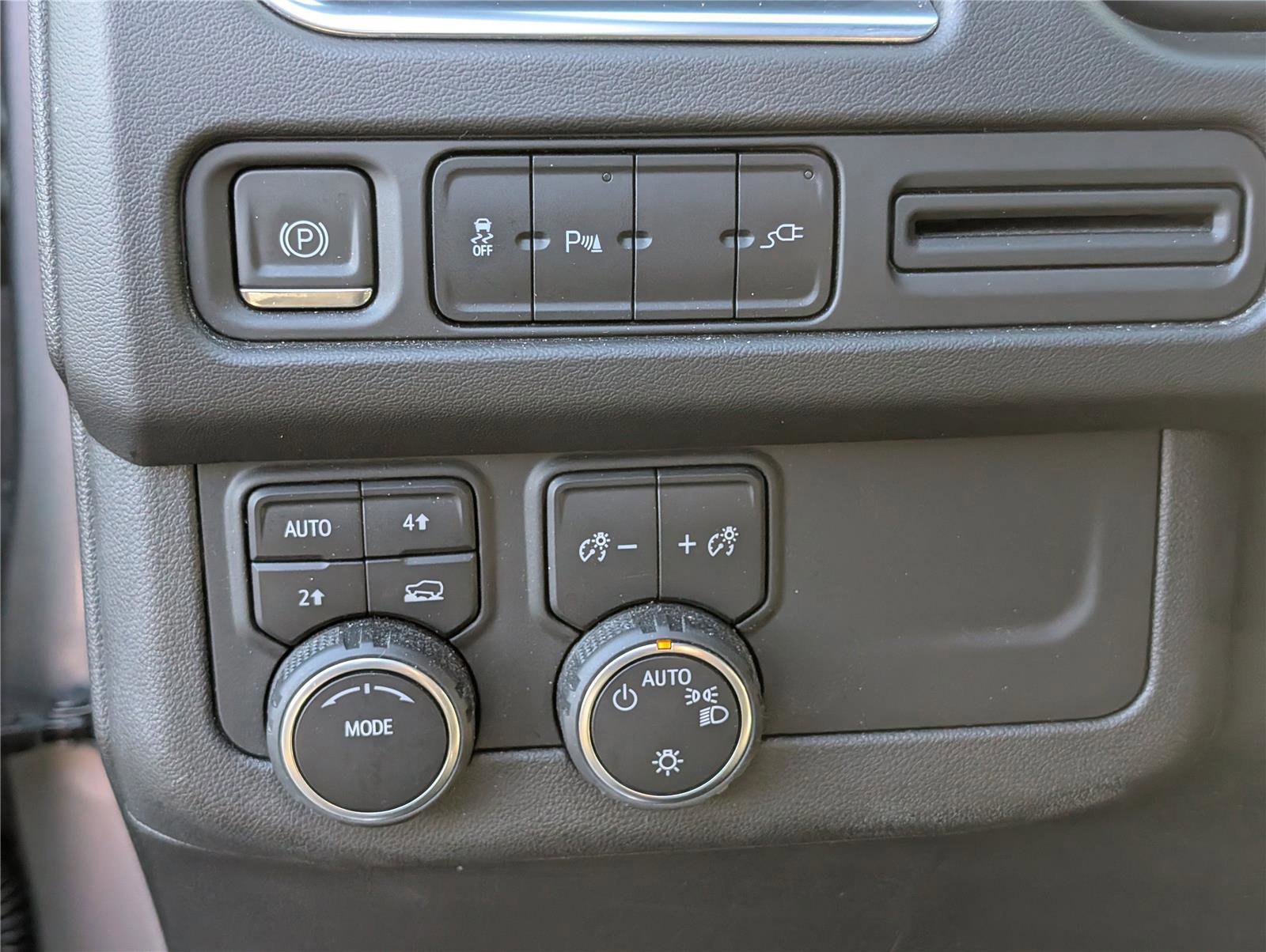 Used 2021 Chevrolet Tahoe LT image 25