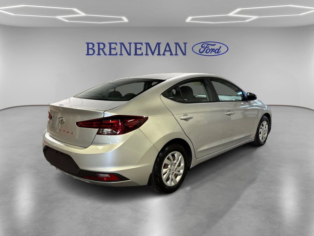 Used 2019 Hyundai Elantra SE w/ Cargo Package FWD image 5