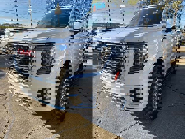 Used 2022 GMC Yukon SLT w/ Max Trailering Package image 1