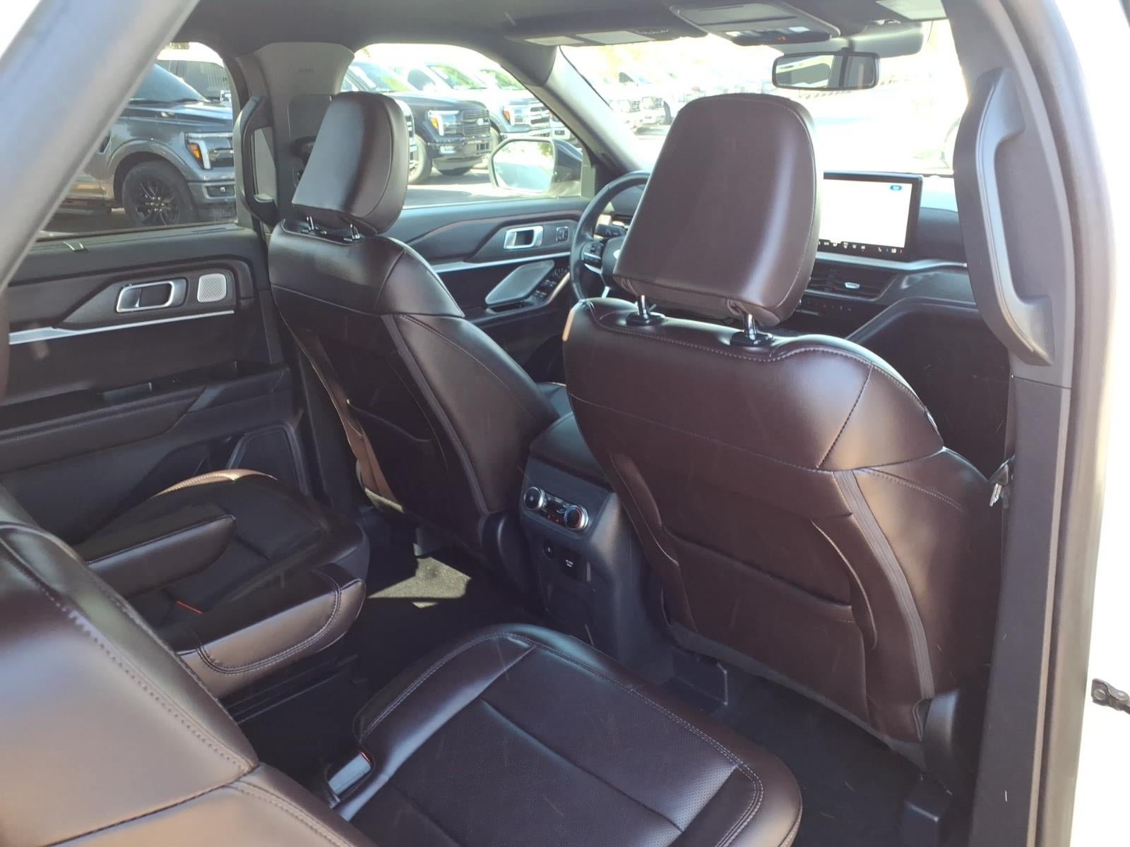 Certified 2025 Ford Explorer Platinum RWD image 13