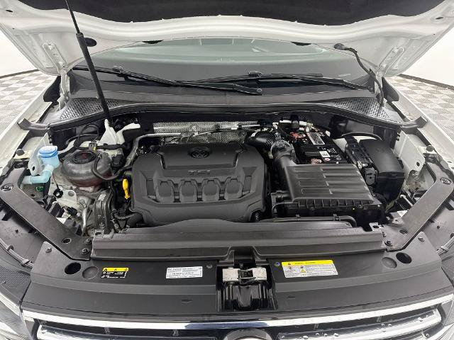 Used 2023 Volkswagen Tiguan SE AWD/4WD image 29