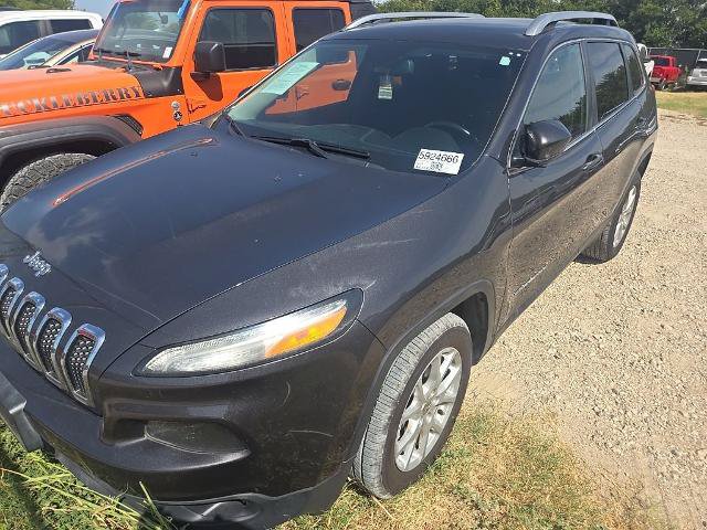 Used 2017 Jeep Cherokee Latitude w/ Comfort & Sound Group FWD image 1