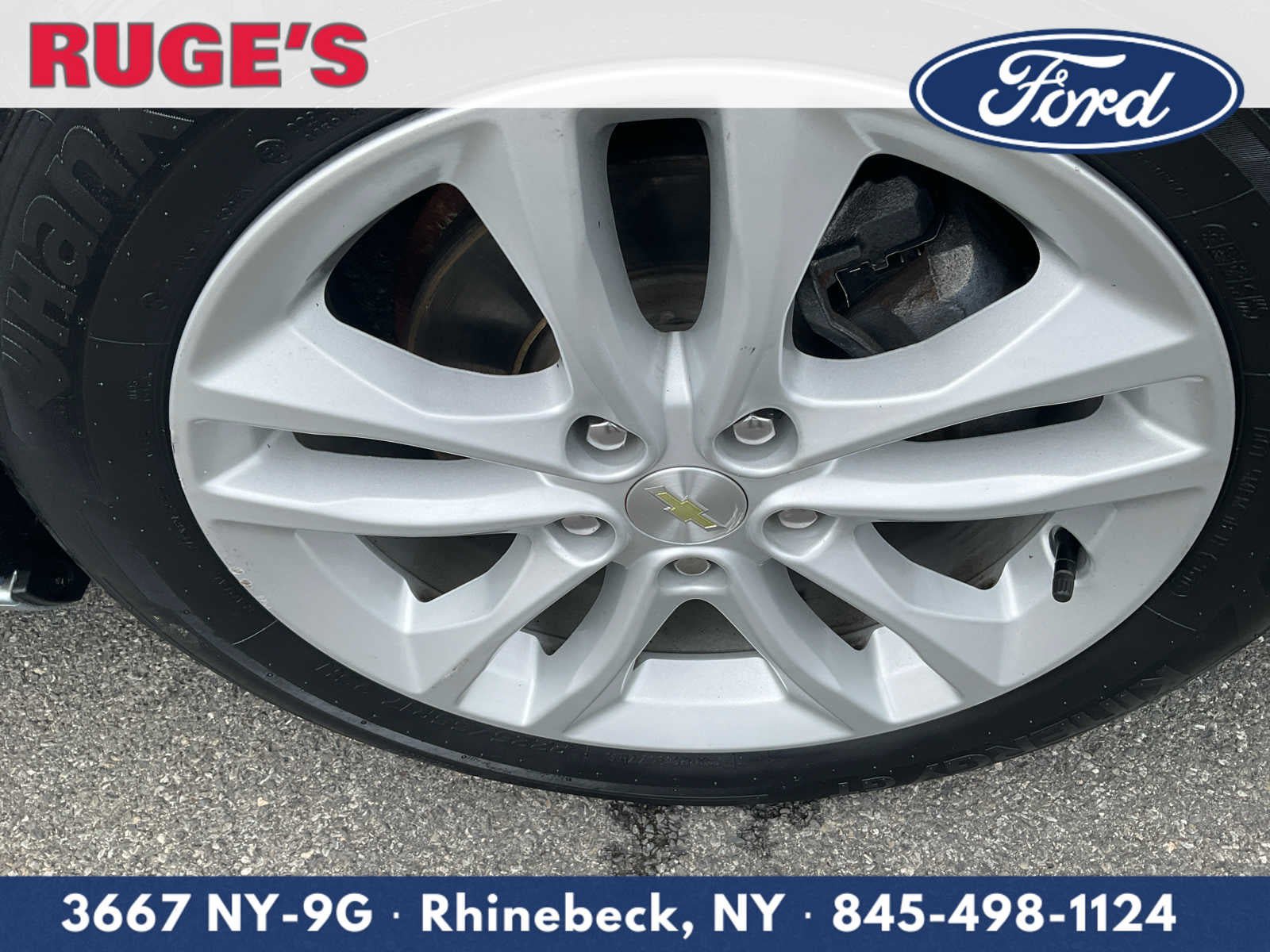 Used 2017 Chevrolet Malibu LT FWD image 10