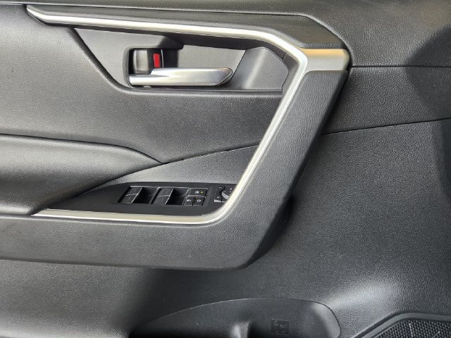 Used 2023 Toyota RAV4 SE AWD/4WD image 23