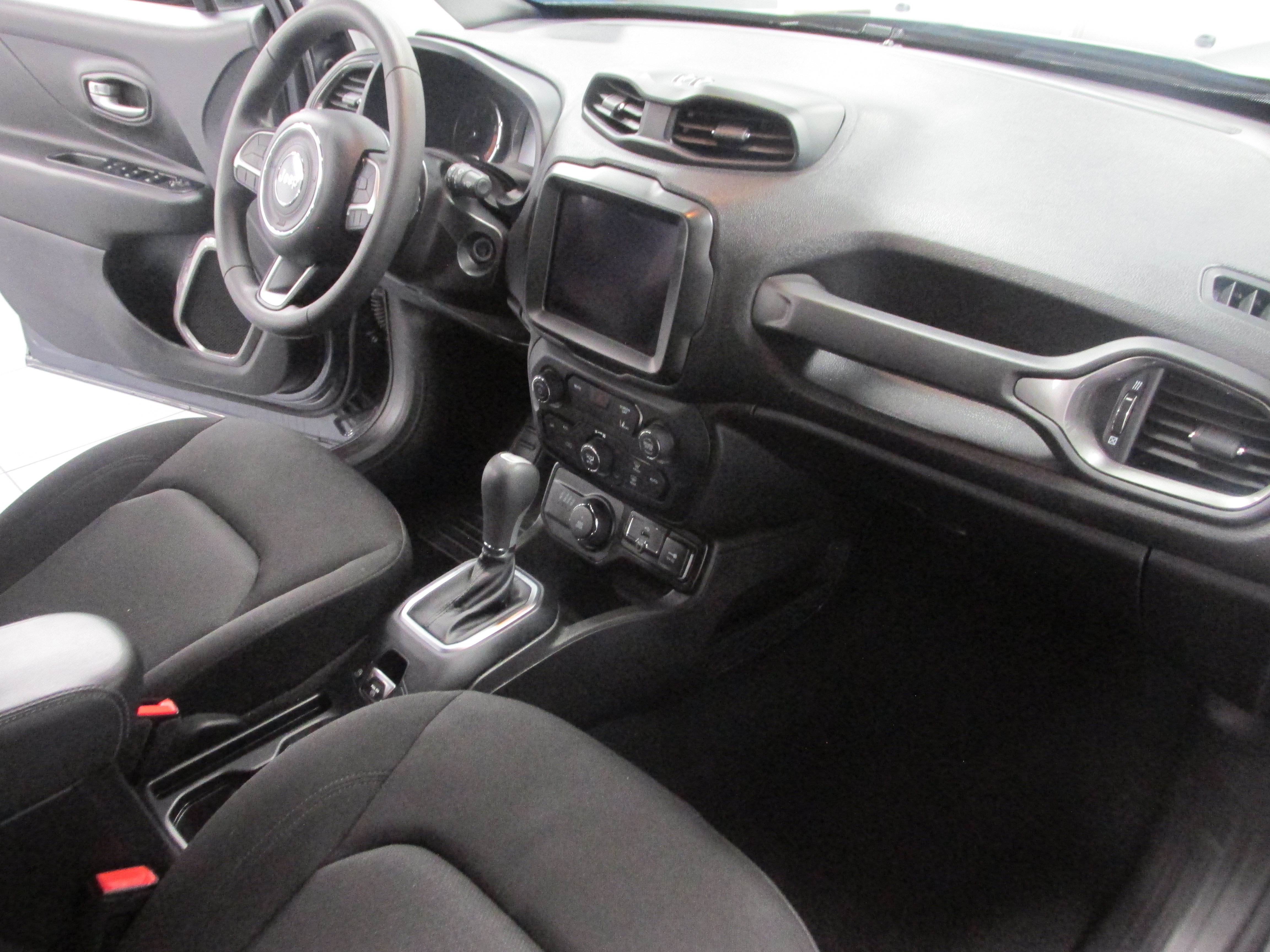 Used 2023 Jeep Renegade Latitude AWD/4WD image 24