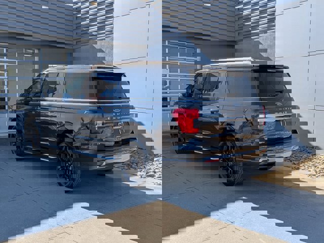 Certified 2022 Ford Expedition Max XLT image 6