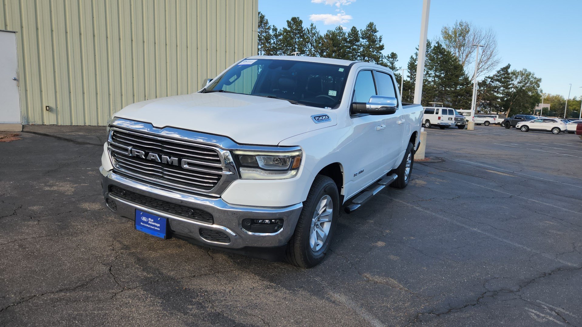 Used 2024 RAM 1500 Laramie AWD/4WD image 3
