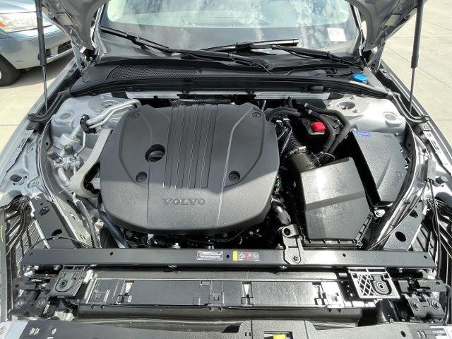Used 2025 Volvo S60 B5 Core image 31