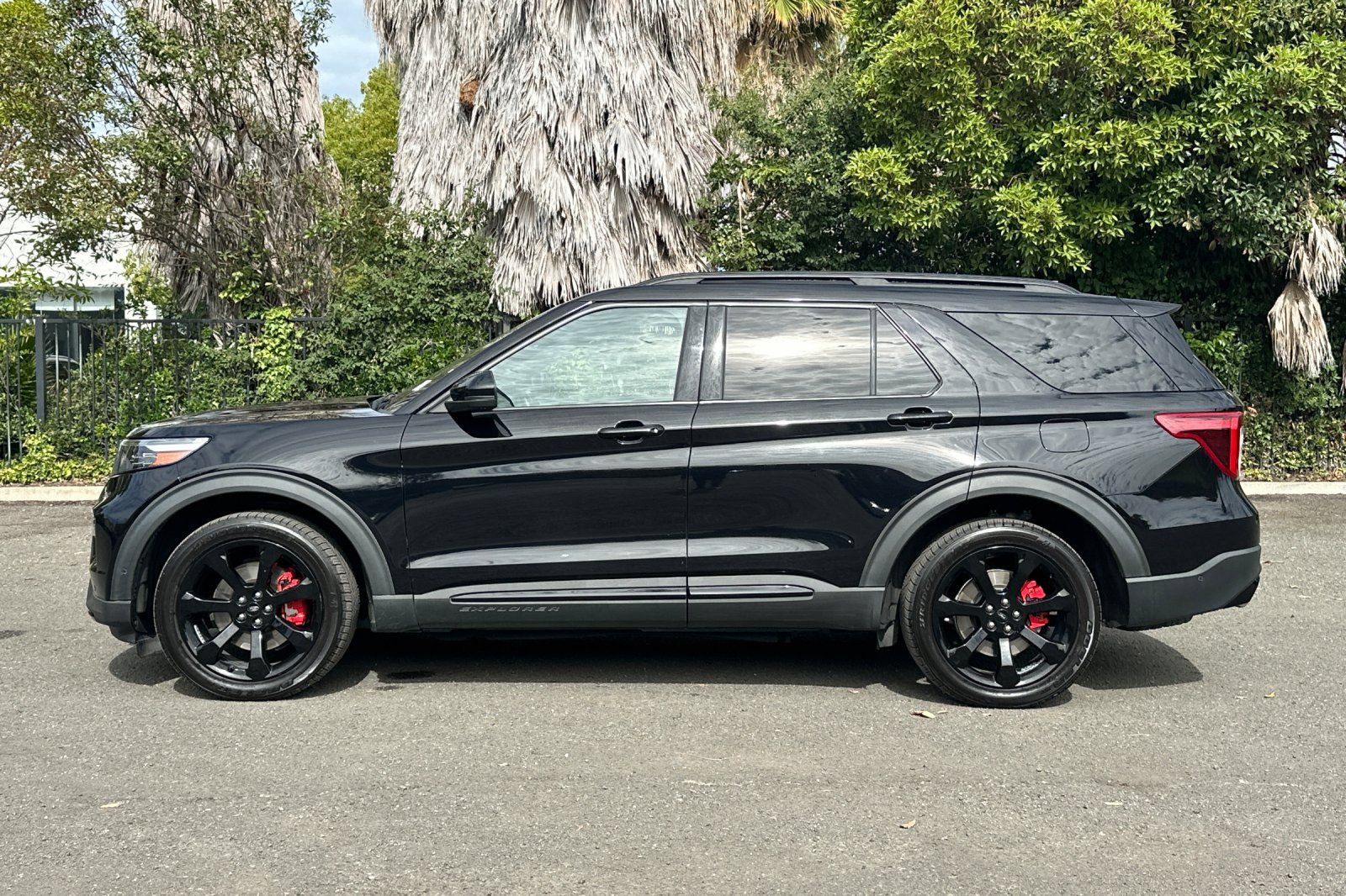 Certified 2021 Ford Explorer ST w/ Equipment Group 401A AWD/4WD image 7