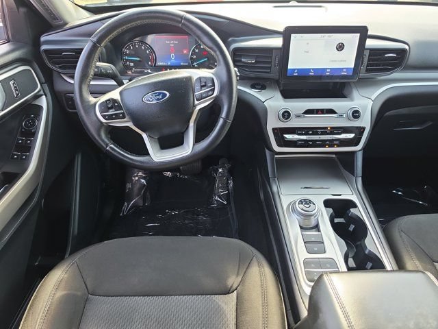 Certified 2024 Ford Explorer XLT RWD image 14