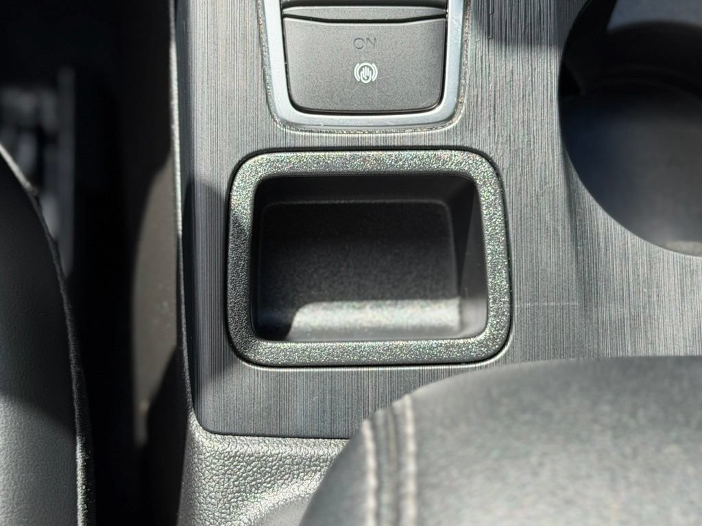 Certified 2025 Ford Escape Platinum AWD/4WD image 17