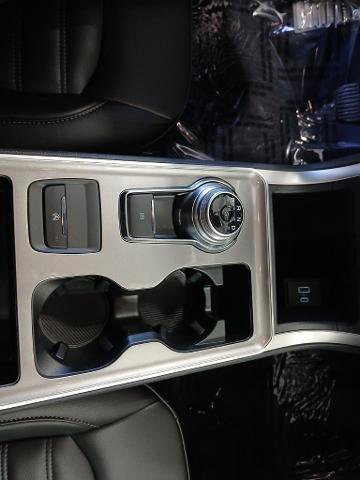 Certified 2024 Ford Edge SEL w/ Convenience Package image 16