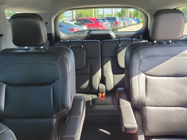Certified 2022 Ford Explorer XLT w/ Equipment Group 202A RWD image 18