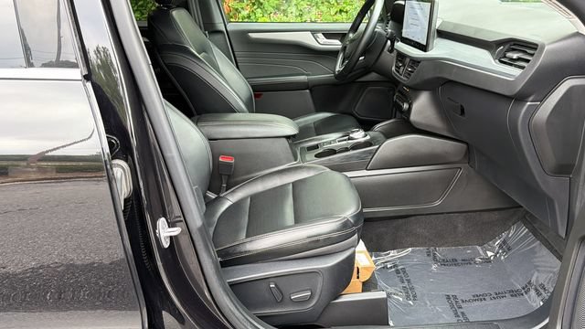 Certified 2024 Ford Escape Platinum AWD/4WD image 13