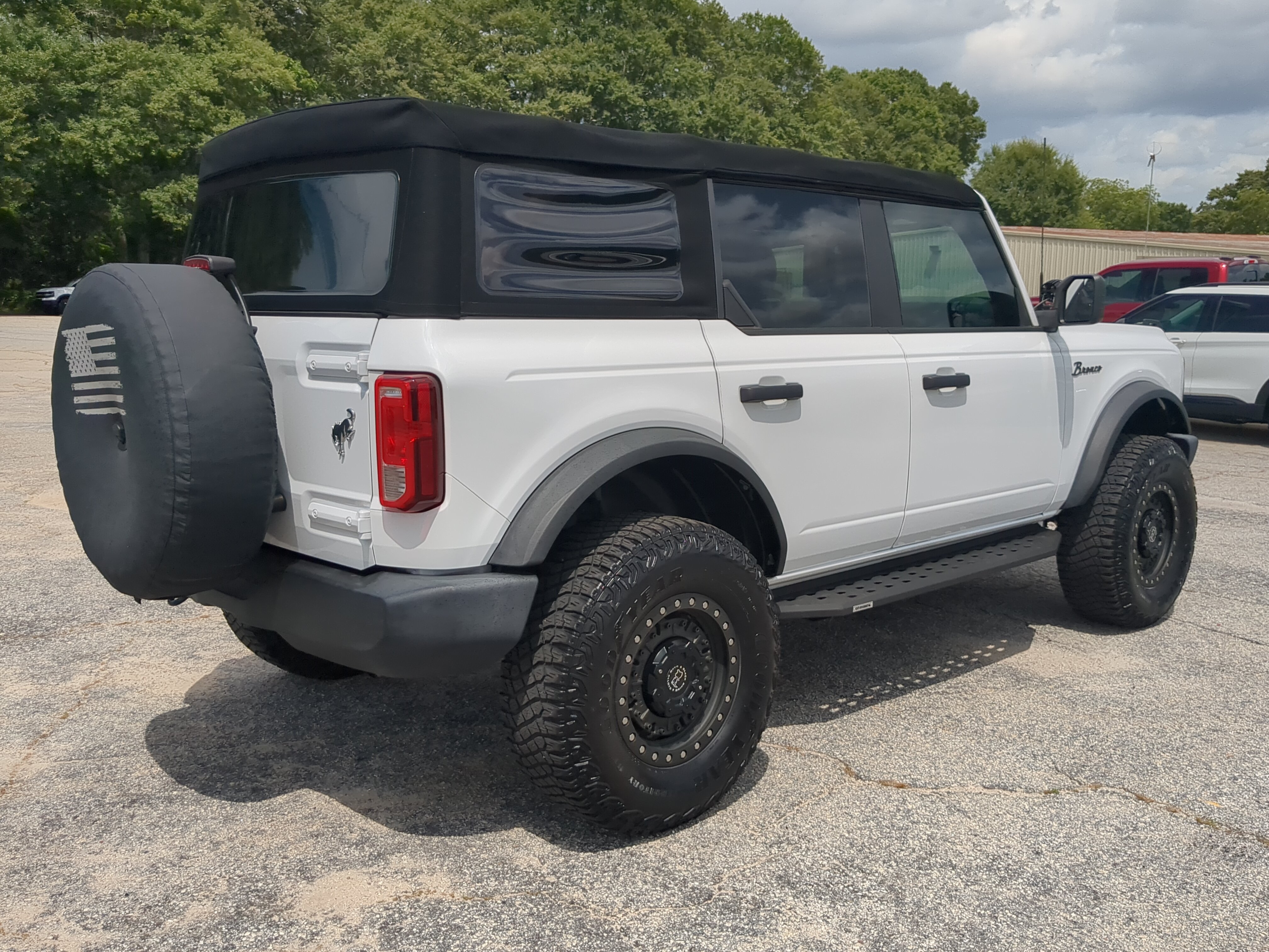 Certified 2022 Ford Bronco 4-Door AWD/4WD image 3