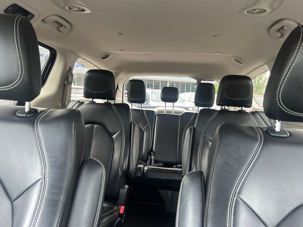 Used 2023 Chrysler Pacifica Touring-L FWD image 32