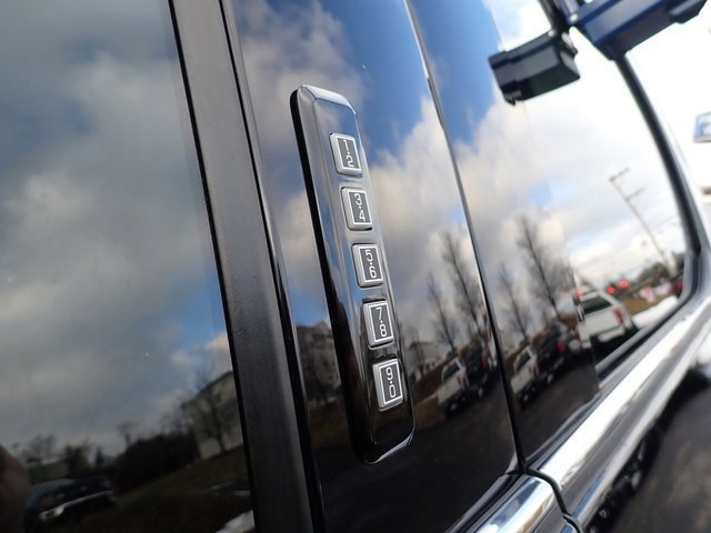 Certified 2022 Ford F350 Platinum w/ FX4 Off-Road Package image 13