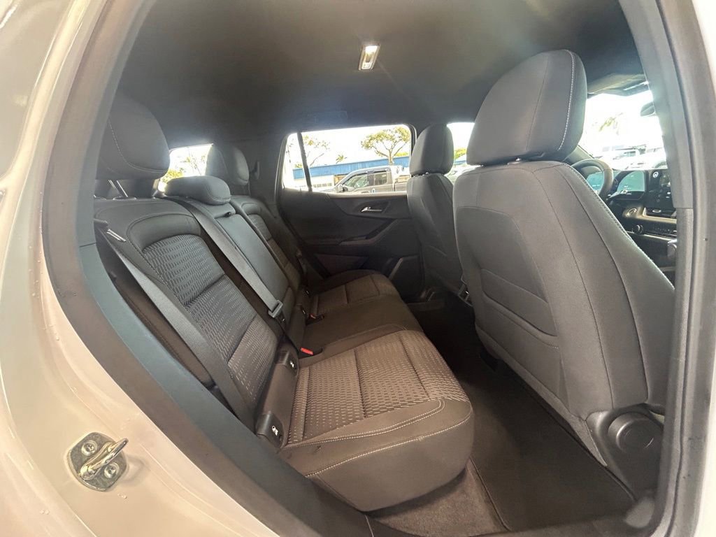 Used 2025 Chevrolet Equinox LT image 30