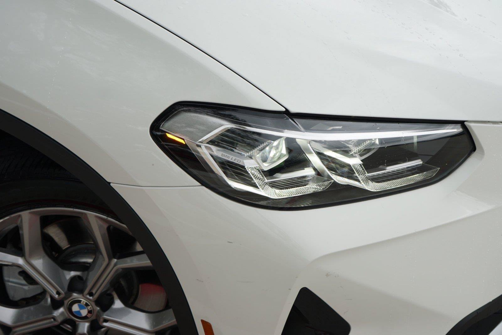 Used 2023 BMW X3 xDrive30i w/ Convenience Package AWD/4WD image 3