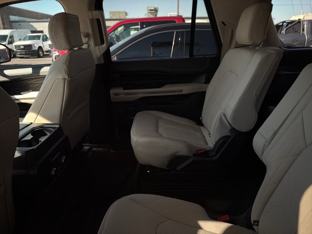 Certified 2024 Ford Expedition Max Platinum RWD image 7