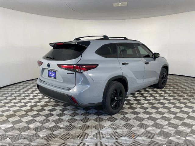 Used 2024 Toyota Highlander XLE AWD/4WD image 22