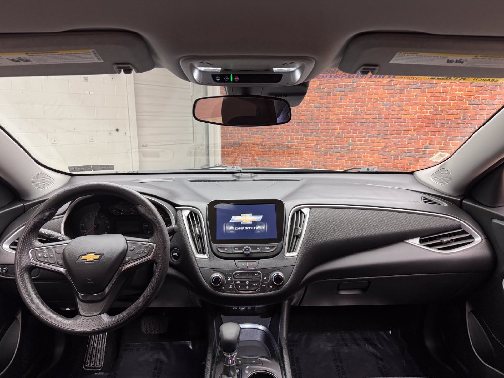 Used 2025 Chevrolet Malibu LT FWD image 12