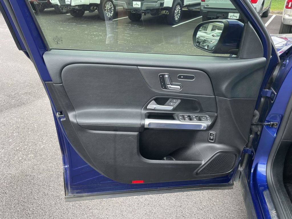 Used 2020 Mercedes-Benz GLB 250 4MATIC w/ Premium Package image 15