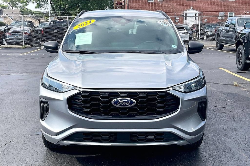 Certified 2024 Ford Escape ST-Line w/ Tech Pack #1 AWD/4WD image 2