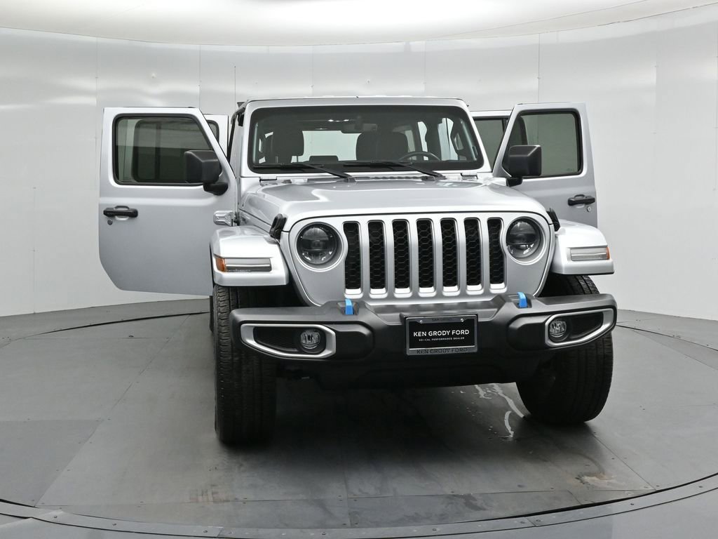 Used 2023 Jeep Wrangler Unlimited Sahara w/ Cold Weather Group image 31