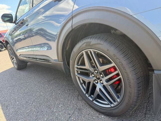 Certified 2025 Ford Explorer ST-Line w/ Premium Package AWD/4WD image 21