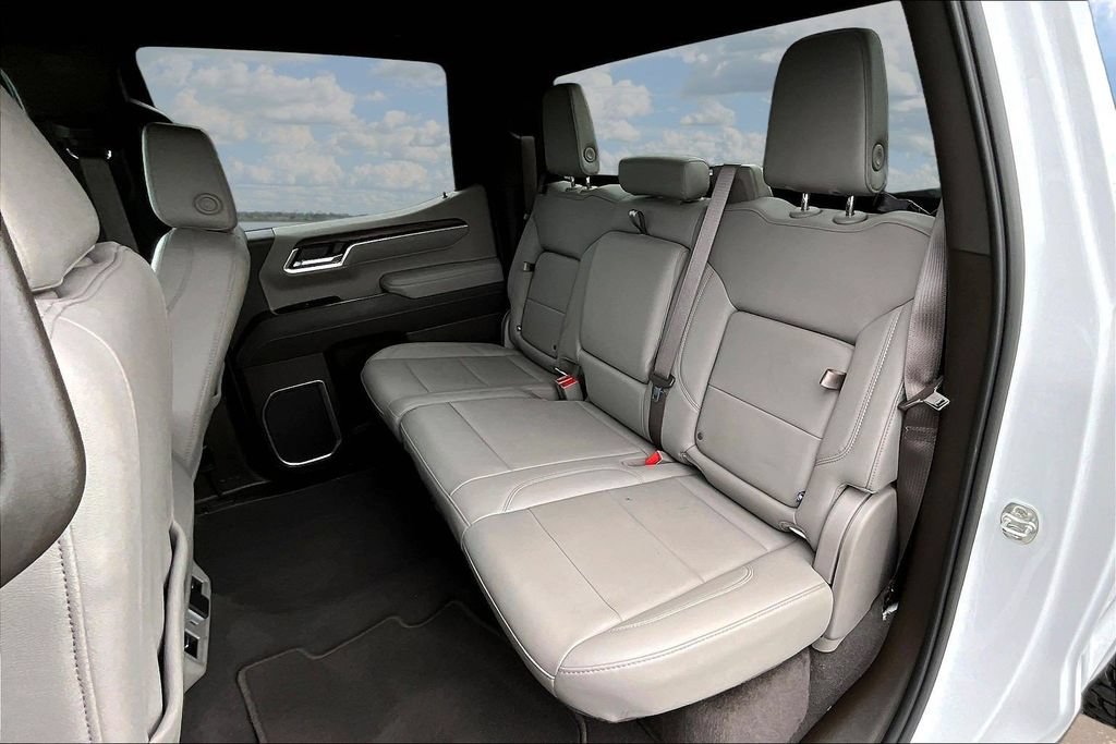 Used 2026 GMC Sierra 1500 SLT AWD/4WD image 25