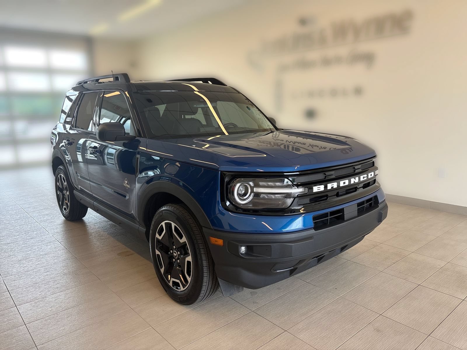 Certified 2024 Ford Bronco Sport Outer Banks w/ Tech Package AWD/4WD image 4