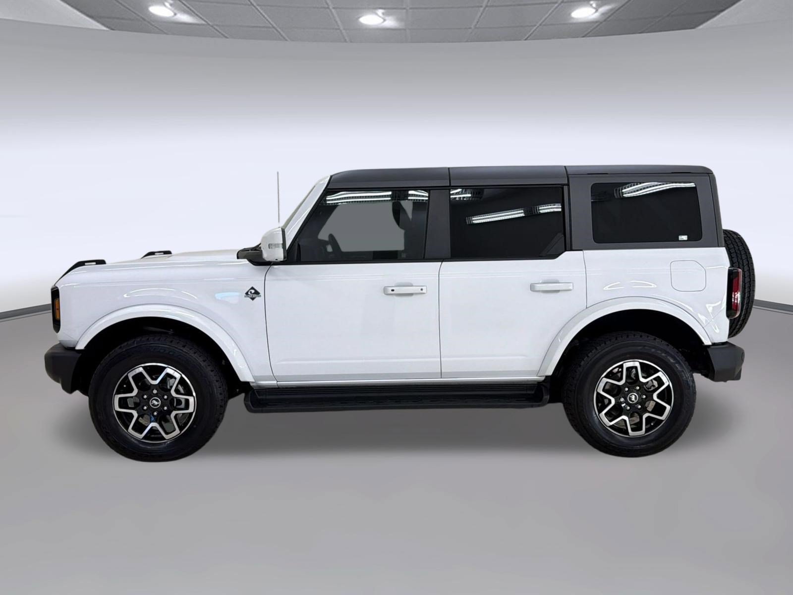 Certified 2025 Ford Bronco Outer Banks AWD/4WD image 2