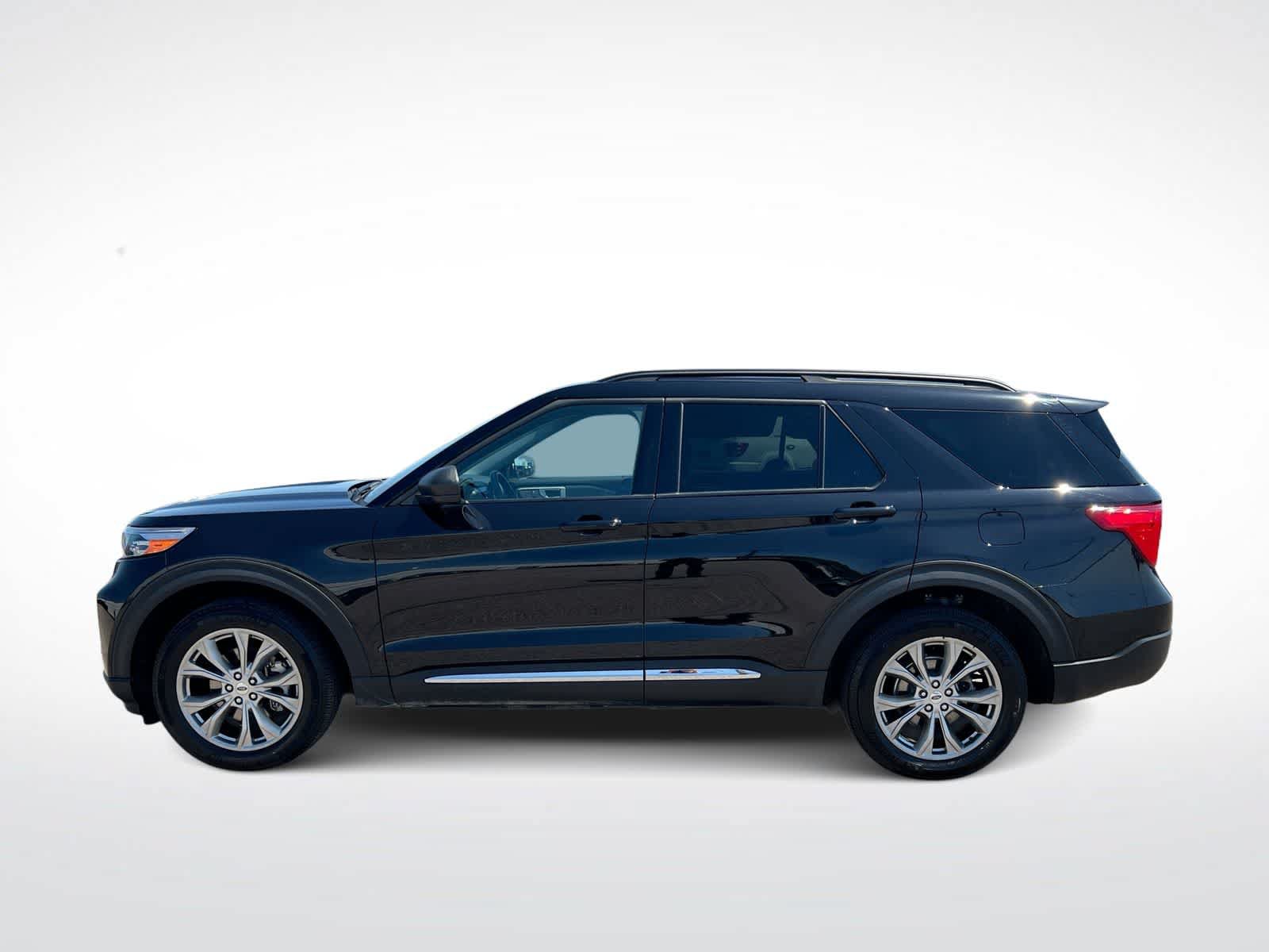Certified 2023 Ford Explorer XLT w/ Equipment Group 202A AWD/4WD image 5