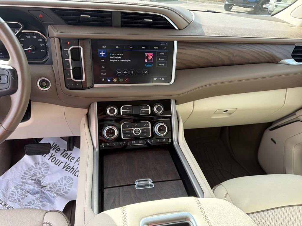 Used 2021 GMC Yukon Denali w/ Advanced Technology Package image 17