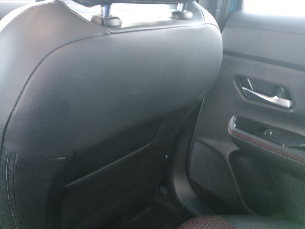 Used 2025 Nissan Kicks SR FWD image 17