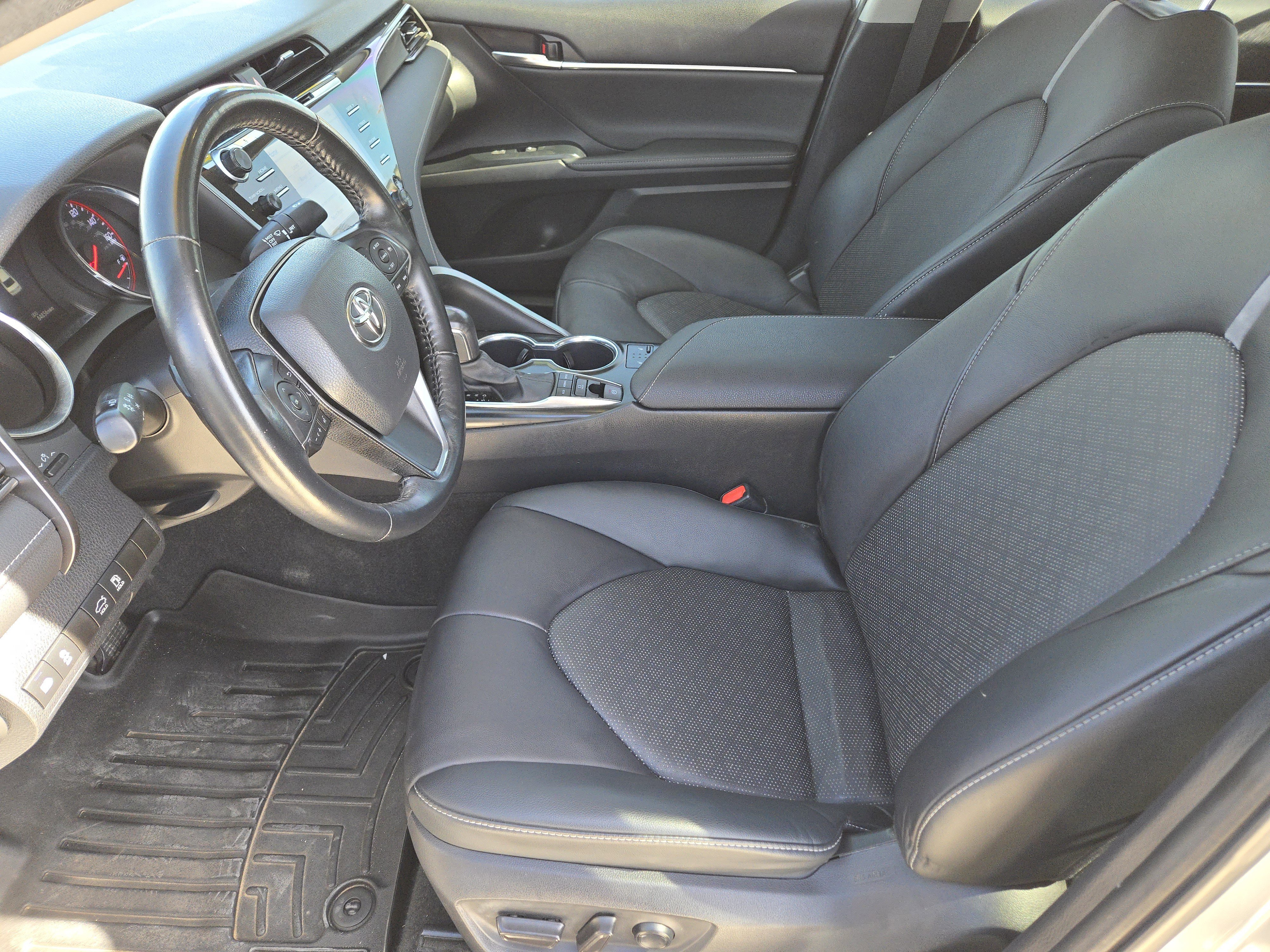 Used 2020 Toyota Camry XSE image 12