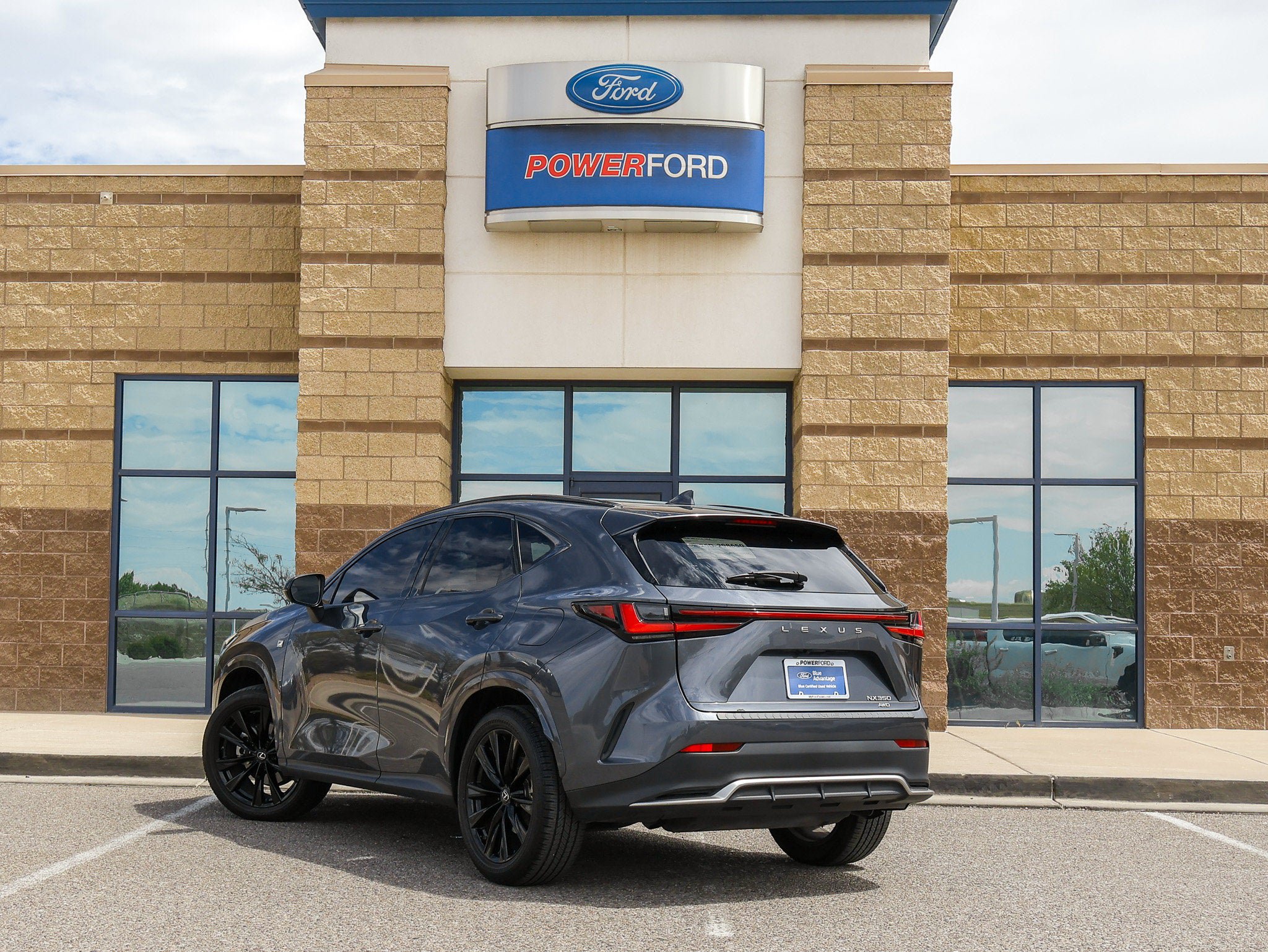 Used 2022 Lexus NX 350 F Sport w/ Towing Package (2000 Lbs) AWD/4WD image 8