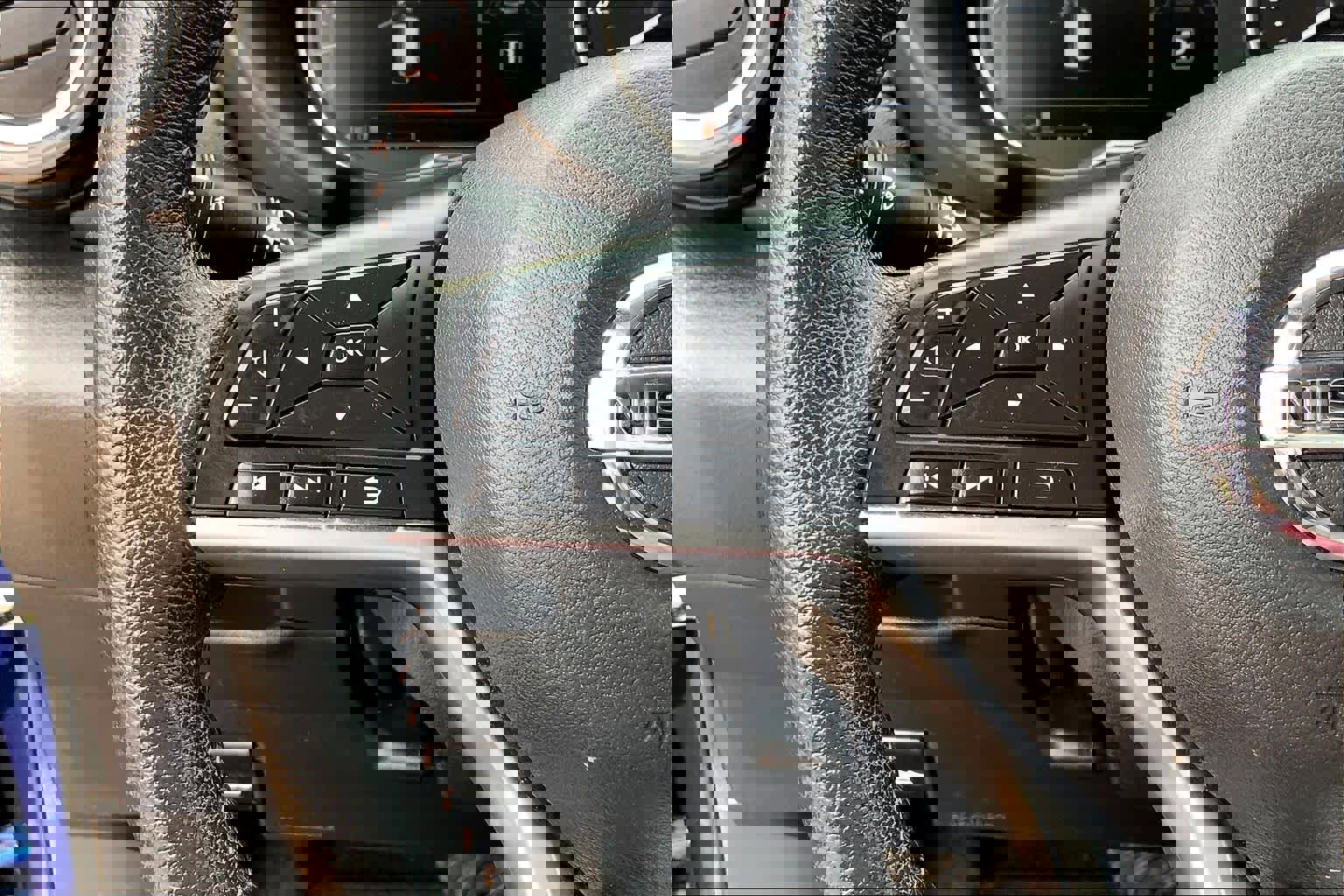 Used 2020 Nissan Kicks SR image 24