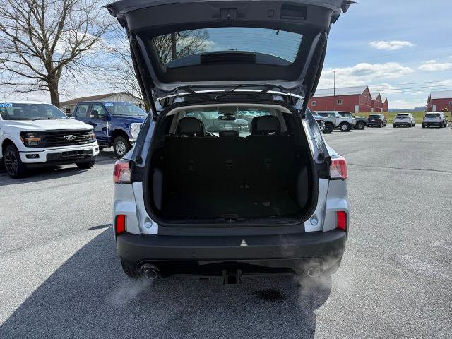 Certified 2022 Ford Escape SEL w/ SEL Stealth AWD Package image 29