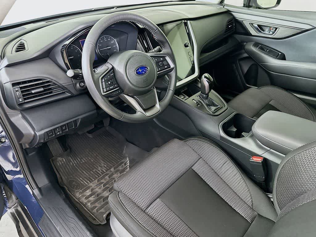 Used 2025 Subaru Outback Premium AWD/4WD image 2
