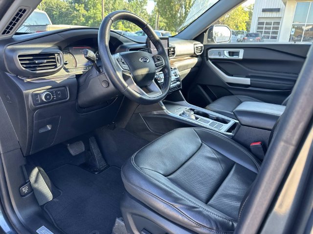 Certified 2022 Ford Explorer Limited w/ Equipment Group 301A RWD image 19