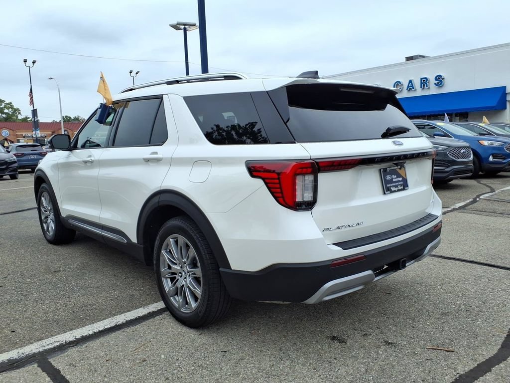 Certified 2025 Ford Explorer Platinum AWD/4WD image 9