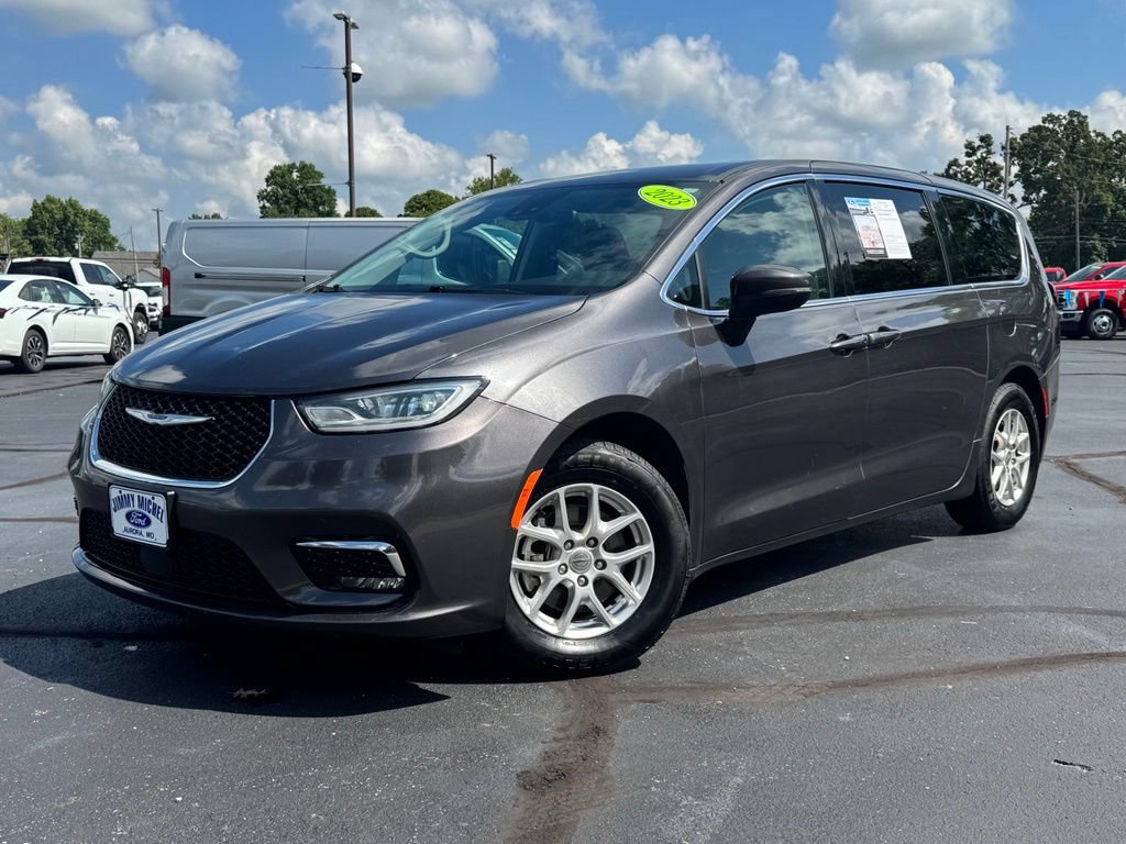 Used 2023 Chrysler Pacifica Touring-L FWD image 29