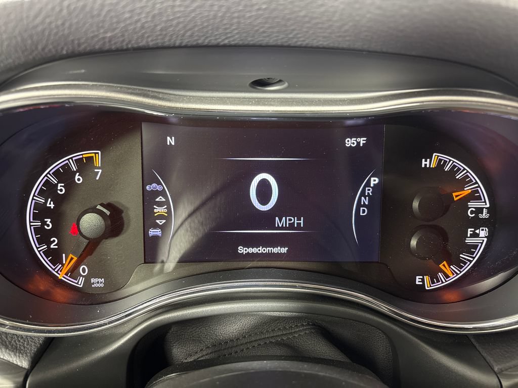 Used 2020 Jeep Grand Cherokee Altitude AWD/4WD image 21