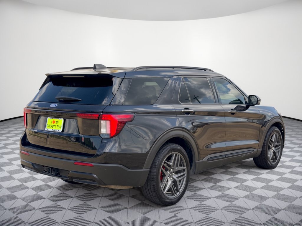 Certified 2025 Ford Explorer ST-Line w/ Premium Package RWD image 9