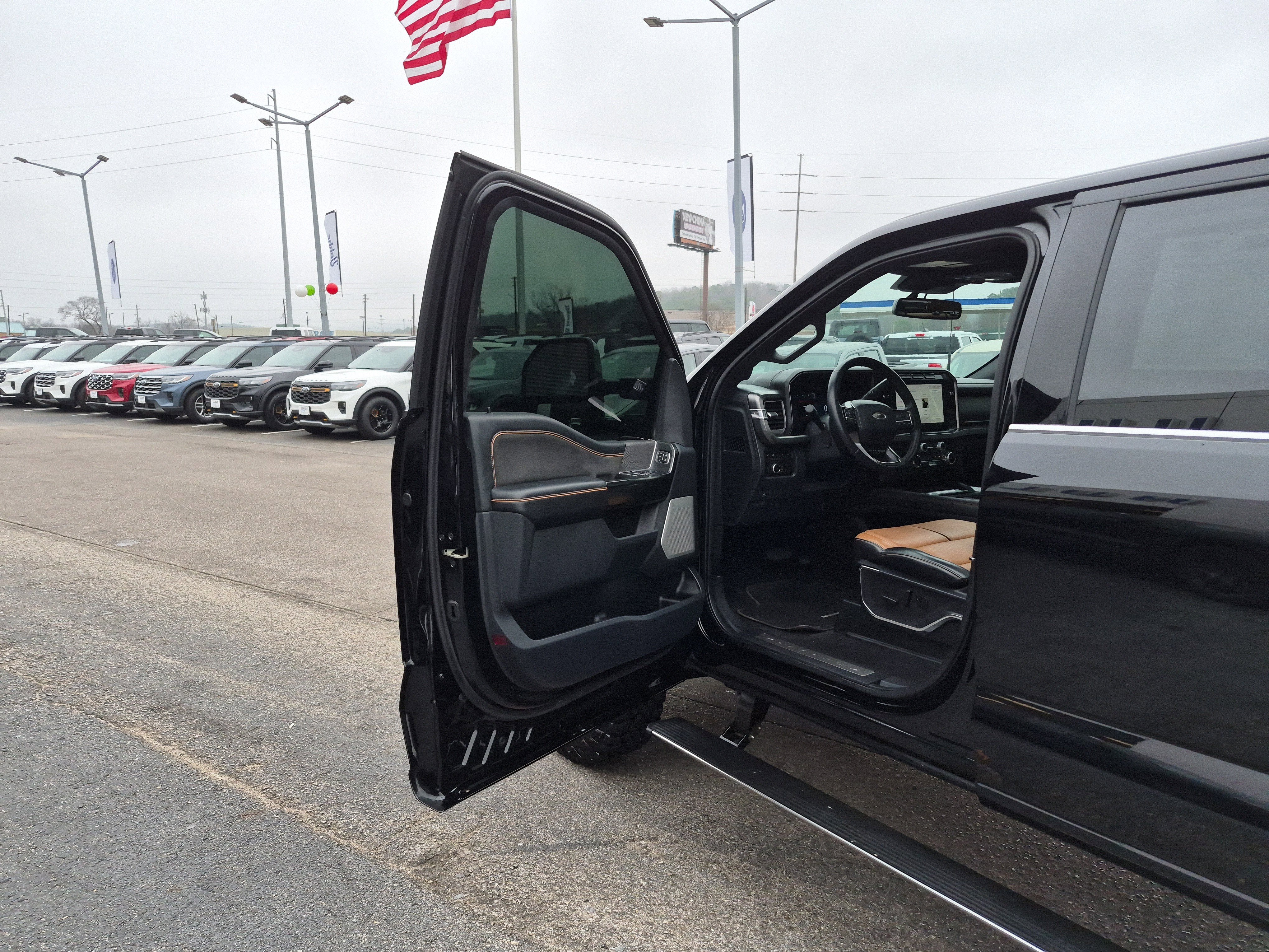 Certified 2024 Ford F250 Platinum w/ Tremor Off-Road Package image 16