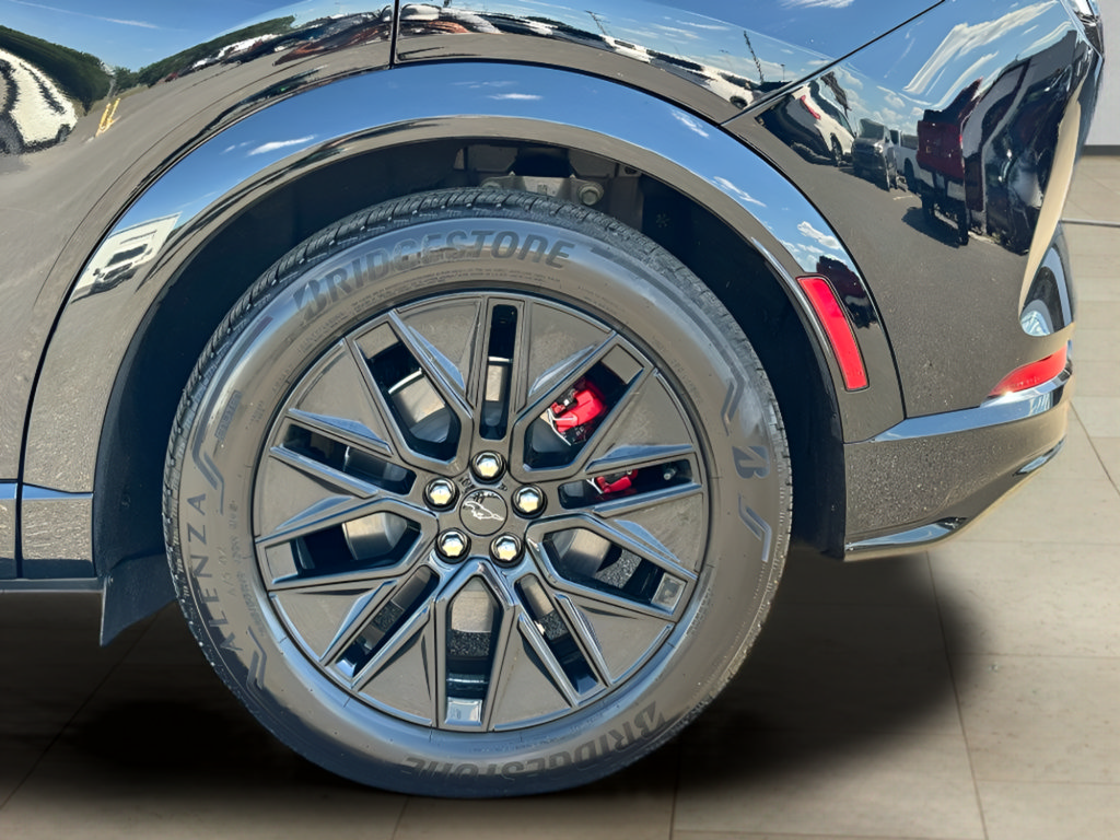 Certified 2025 Ford Mustang Mach-E Premium w/ Sport Appearance Package AWD/4WD image 39